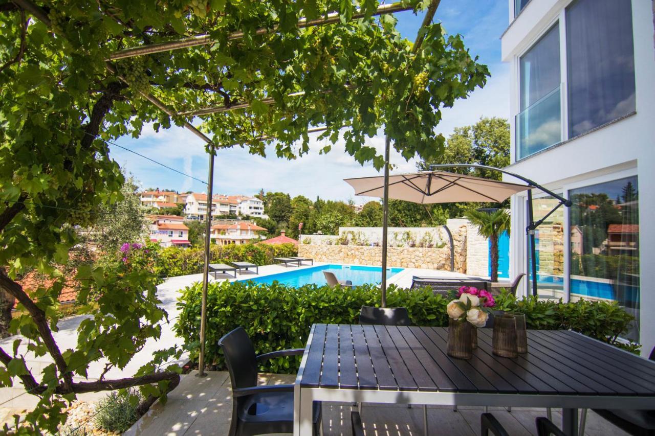 Marina Di Portapisana Luxury Private Villa Krk Town Eksteriør bilde