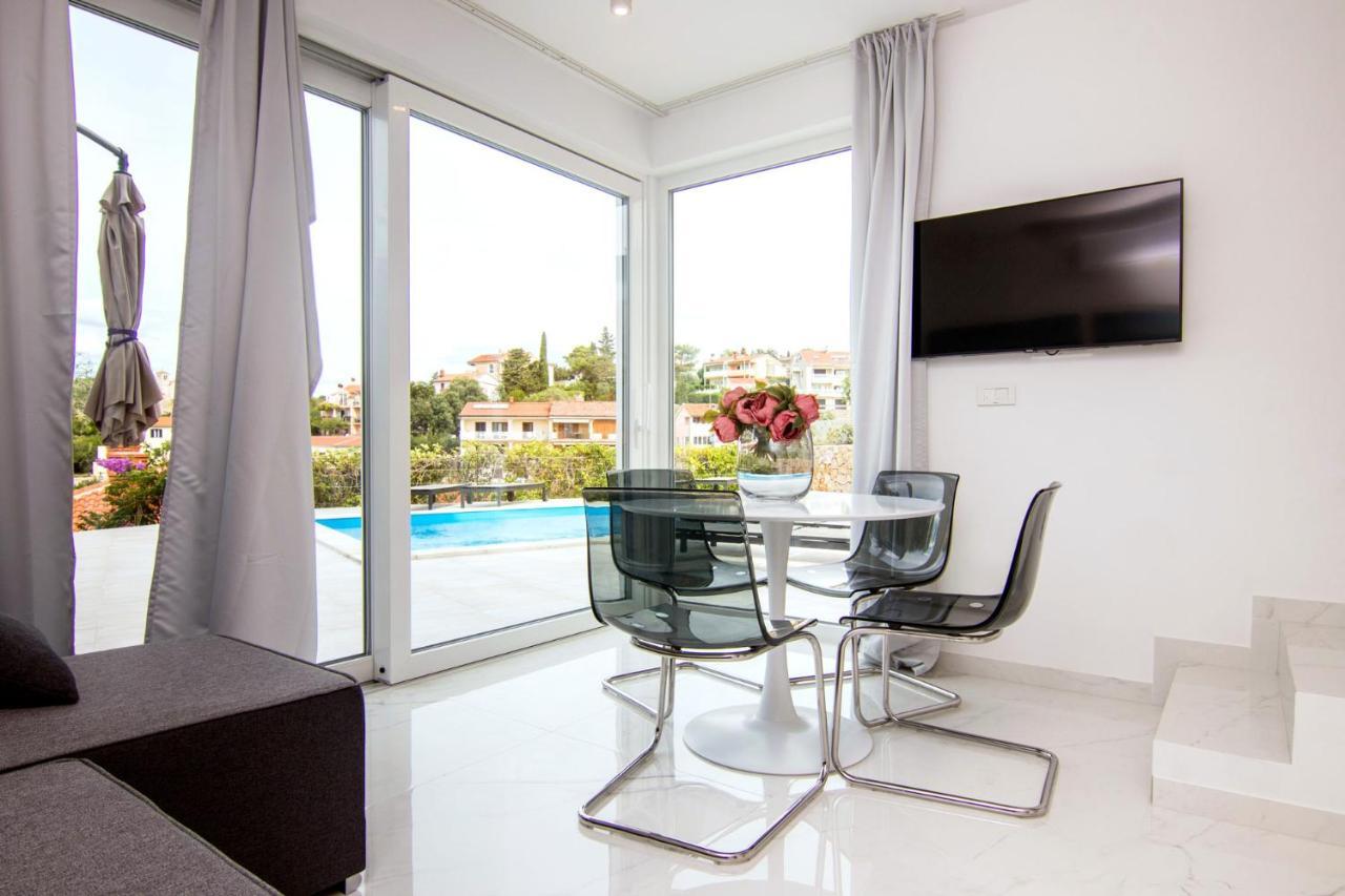 Marina Di Portapisana Luxury Private Villa Krk Town Eksteriør bilde